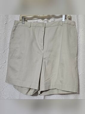 Kim Rogers Womens Beige Cotton Shorts Size 14    97% Cotton 3% Spandex